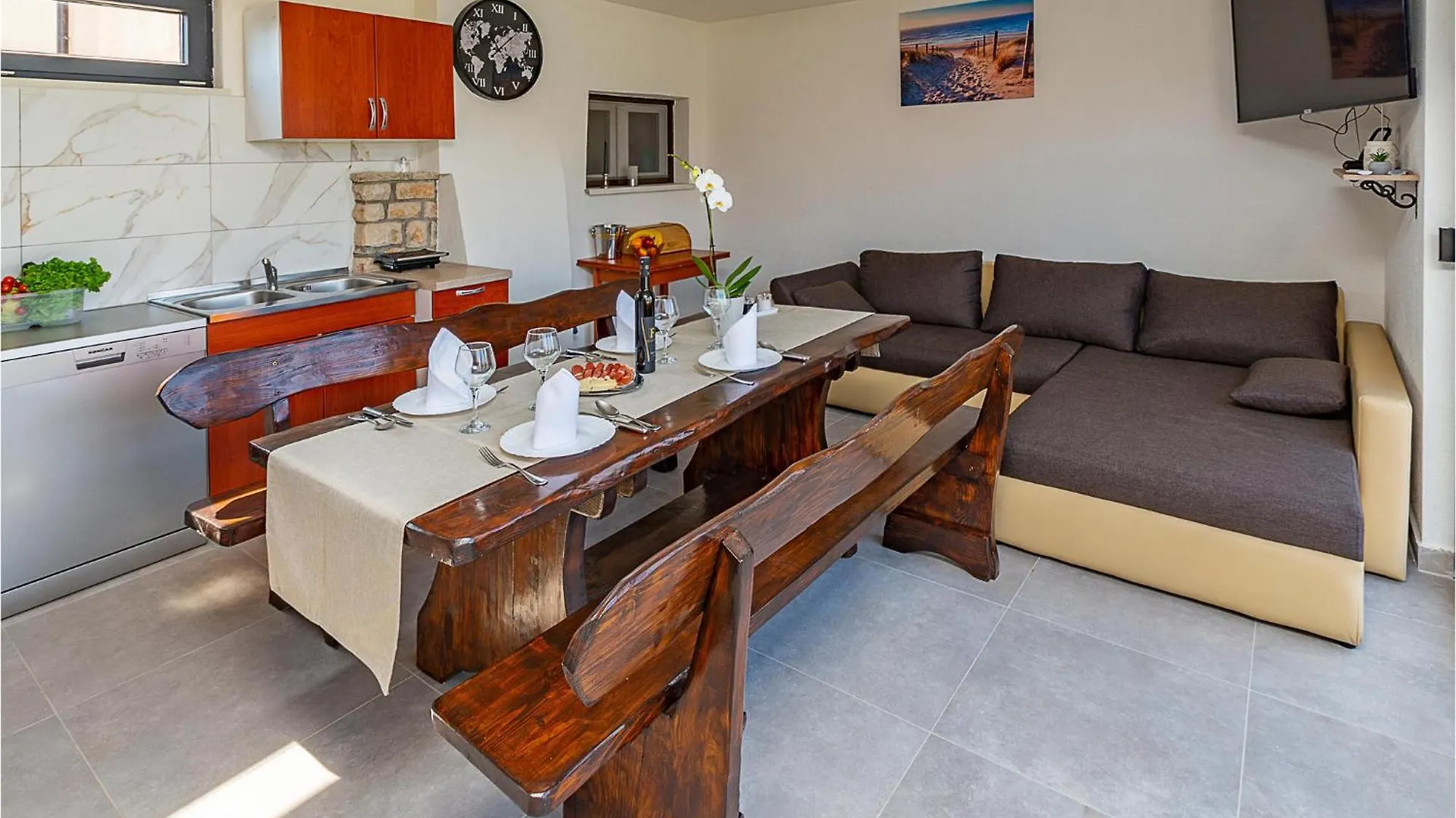 Awesome Home In Nedescina With Wifi 0*,