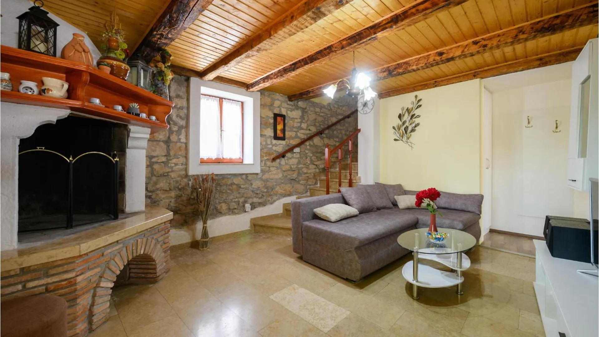 Awesome Home In Nedescina With Wifi 0*,