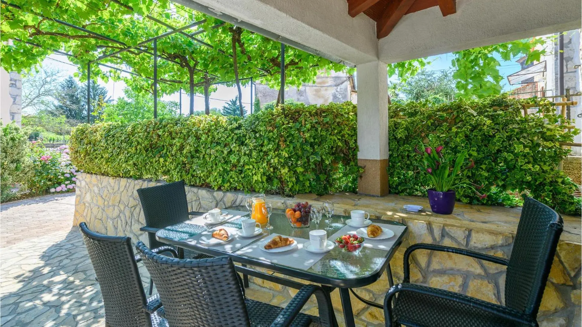 Awesome Home In Nedescina With Wifi