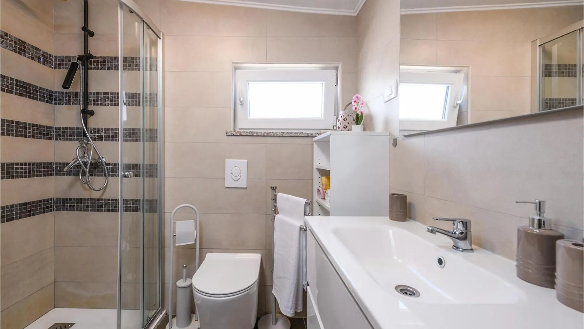 Awesome Home In Nedescina With Wifi Ferienhaus