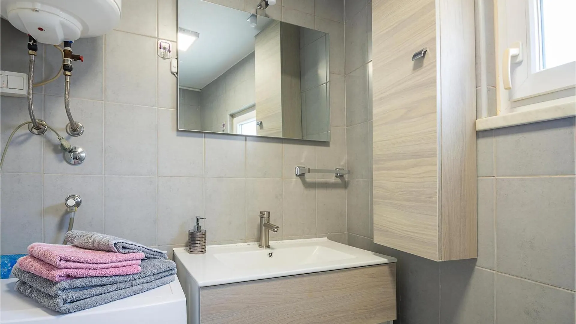 Awesome Home In Nedescina With Wifi